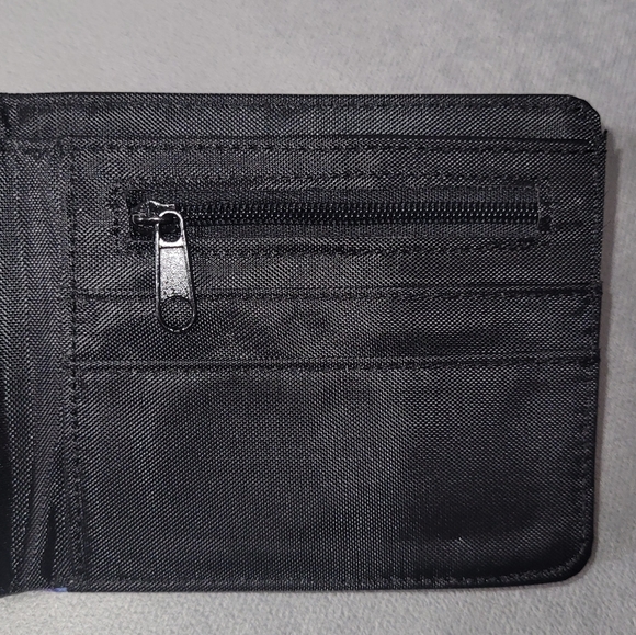 Superman Wallet - Picture 6 of 16